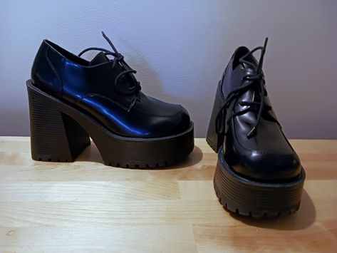 The brand is unif Des Shoes Unif, Unif Shoes, New Rock, Dr. Martens, Fashion Inspo, My Style