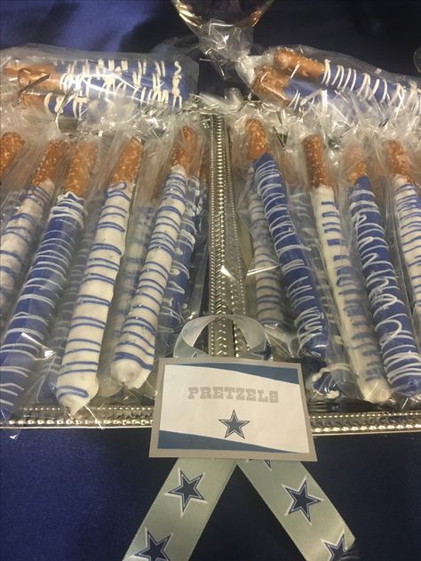 Pretzels royal blue white Dallas Cowboys theme Birthday Dallas Cowboy Theme Party, Dallas Cowboy Wedding, Cowboys Theme Party, Royal Blue Theme Birthday Party, Dallas Cowboys Food Ideas, Dallas Cowboys Birthday Party Ideas, Dallas Cowboy Themed Birthday Party, Dallas Cowboy Party Ideas, Dallas Cowboy Birthday Party