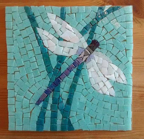 Mosaic Patterns For Beginners, Butterfly Mosaic, Mosaic Art Diy, Dragonfly Wall Art, Mosaic Stepping Stones, Mosaic Animals, Mosaic Garden Art, Mosaic Birds, Mosaic Art Projects