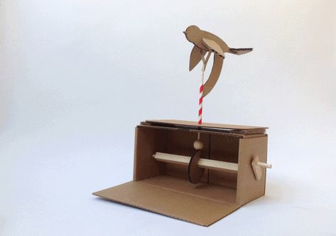 This piece of automata is very cool and they only used cardboard and a Paper Tube. Cardboard Art Sculpture, Kinetic Art Sculpture, Cardboard Toys, Metal Working Projects, Cardboard Art, Diy Cardboard, Paper Crafts Diy Tutorials, Childrens Crafts, Cardboard Crafts