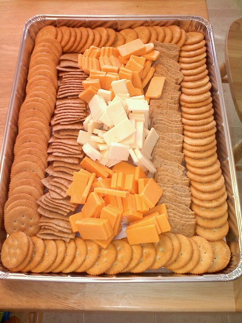 Easy Cheese Crackers, Sausage Board, Cheese Cracker Tray, Food Tray Ideas, Party Cheese Platter, Cheese And Cracker Platter, Cheese And Cracker Tray, Cracker Tray, Inuyasha Cosplay