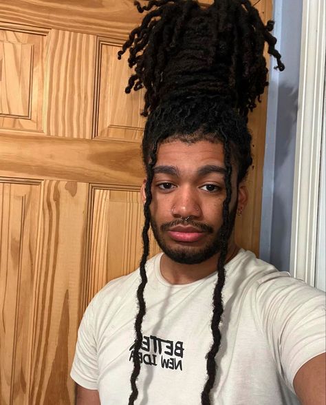 Pineapple Ponytail, Loc Hairstyles For Men, Hairstyles Hacks, Long Loc Styles, Pineapple Hairstyle, Jonathan Sims, Long Locs, Loc Styles For Men, Dreadlock Hairstyles For Men