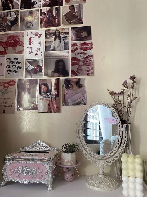 Cockette Bedroom, Azracore Vibe, Coquette Room Ideas Aesthetic, Soft Pink Aesthetic Room, Coquette Room Pictures, Couqutte Wall Posters, Coquette Room Pink Walls, Aesthetic Preppy Room, Wall Inspo Bedroom Coquette