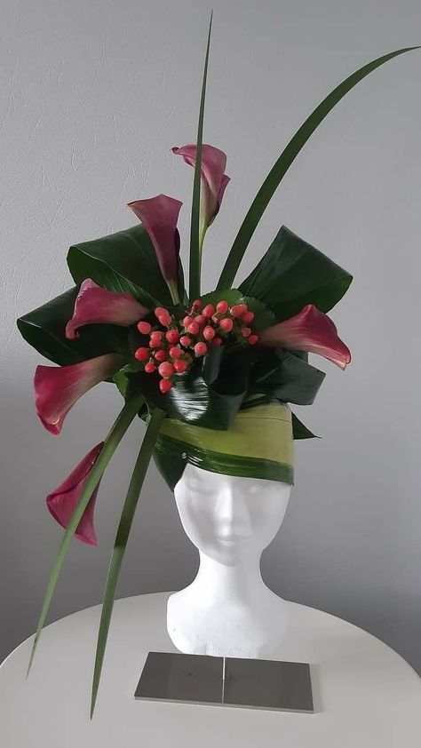 Manakin Head, Floral Art Arrangements, Unique Floral Arrangements, Flower Headdress, Creative Flower Arrangements, Flowers Bouquet Gift, Mannequin Head, Floral Headpiece, Deco Floral