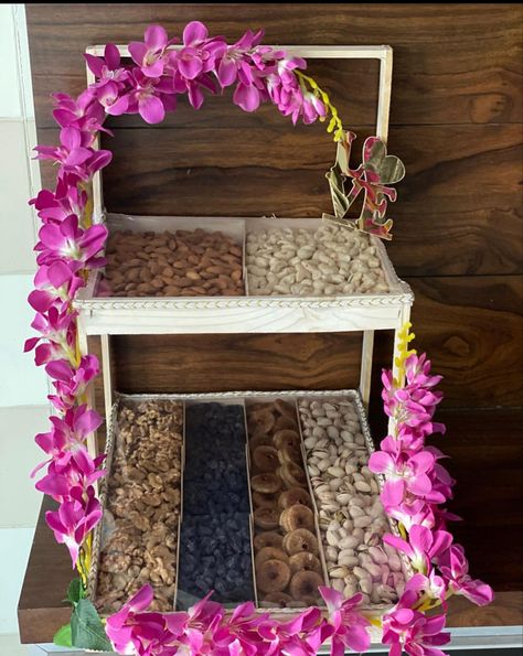 Dry Fruit Basket Decoration, Dry Fruits Tray Decoration, Dry Fruit Tray Decoration Ideas, Dry Fruits Packing Ideas Gift In Tray, Dry Fruits Packing Ideas, Dry Fruit Hamper, Dry Fruits Packing Ideas Gift, Dry Fruits Packing, Fruits Hamper