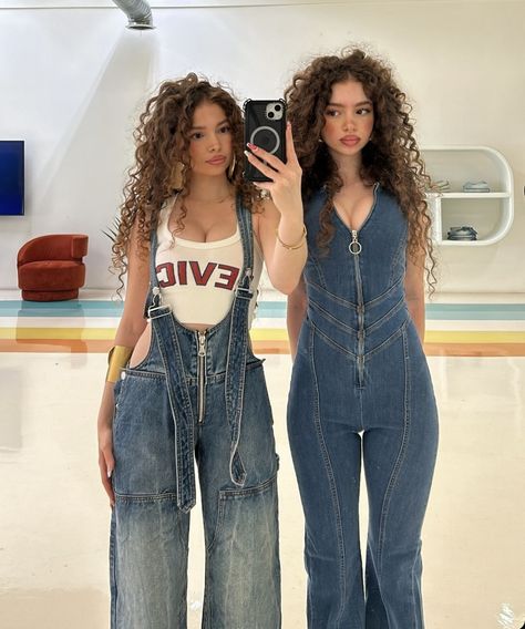 Kalagora Sisters Outfits, Kalegoras Sisters Outfits, Kolageras Sisters Outfits, Kalogera Sisters Outfits, Sunday Kalogeras Outfits, Demitra Kalogeras Photos, Kalogeras Sisters Outfits, Kalegoras Sisters, Kolageras Sisters