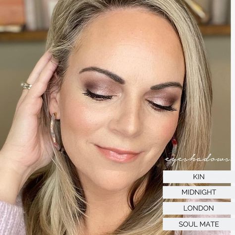 Seint Eyeshadow Looks For Green Eyes, Seint Eyeshadow Combos For Brown Eyes, Saint Eyeshadow Looks, One Color Eyeshadow Look, Sient Makeup, Maskara Beauty, Simple Eyeshadow Tutorial, Natural Eyeshadow Looks, Makeup 2022