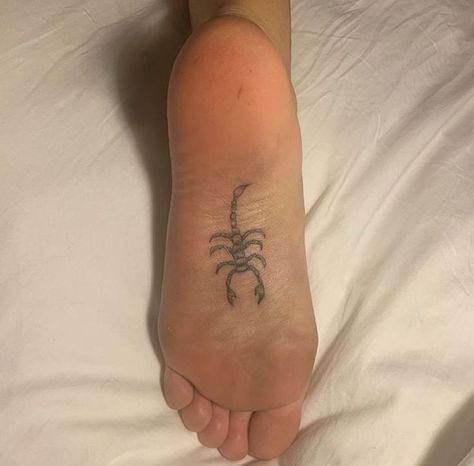 Aesthetic Tattoo Ideas, Unique Tattoo Ideas, Ear Tattoo Ideas, 20 Aesthetic, Scorpion Tattoo, Bold Artwork, Poke Tattoo, Jewelry Tattoo, 1 Tattoo