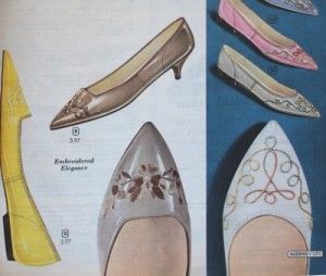 1960 Kitten Heel Pump and Flats with Toe Decorations 1960s Shoes, Popular Shoe, Go Go Boots, Swinging 60s, 1960's Fashion, 60s 70s Fashion, Shoes Ads, 60s And 70s Fashion, 20th Century Fashion