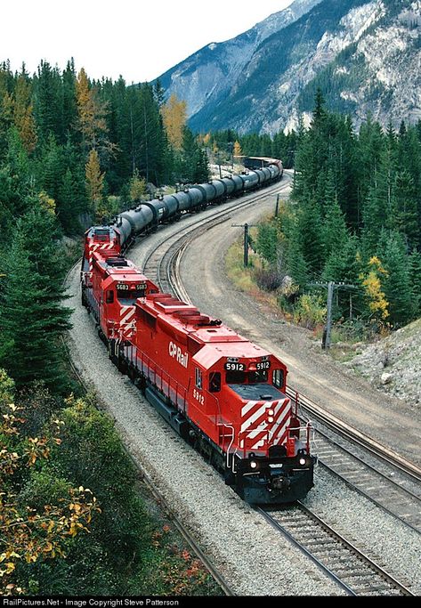 Vancouver Tourist Attractions, Canadian Pacific Railway, Scenic Train Rides, Scenic Railroads, Railroad Pictures, Railroad Photography, Railroad Photos, Train Photography, Old Trains