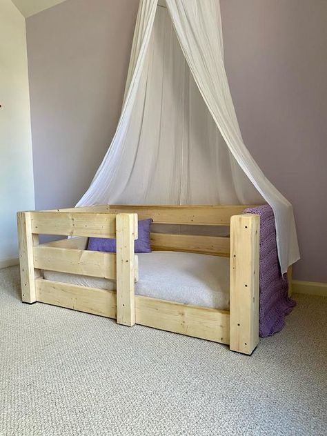 Diy Floor Bed Frame, Diy Toddler Floor Bed, Diy Montessori Bed, Diy Floor Bed, House Bed Plans, Tractor Bed, Mattress Floor, Diy Toddler Bed, Toddler House Bed