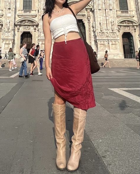 FOLLOW MY IG: @rubi.dlgdo & TT: @head222empti ✨ Outfit idea for summer in Italy: tube top + midi skirt + knee high boots Thrifted outfits, vintage skirts, thrifter, style blogger, thrifted style, mexican, italian, summer outfit inspo, ruby lyn, brandy melville, knee high boots, how to style, personal style, summer outfit ideas Italian Vintage Tops, Thrifted Outfits Vintage, Outfit Idea For Summer, Thrifted Style, Idea For Summer, Ruby Lyn, Summer In Italy, Red Midi Skirt, Outfits Vintage