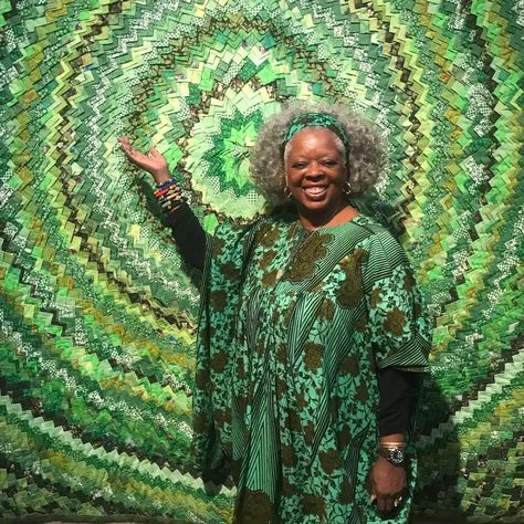 Betty Ford-Smith fell in love with pinecone quilting and learned the heirloom hand quilting technique from an African American master quilter, Miss Sue. American Quilts Patterns, Hand Quilting Technique, African American Quotes, African American Quilts, Betty Ford, African Quilts, Abstract Quilt, Abstract Face Art, Patchwork Quilt Patterns