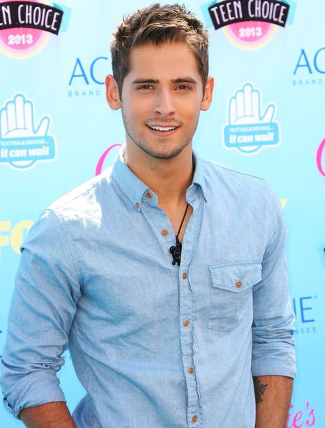 Kyle Xy, Jean Luc Bilodeau, Mens Hairstyle, Nice Face, Grow Gorgeous, Nice Guys, Hollywood Celebrity, Male Celebrities, Hollywood Actors