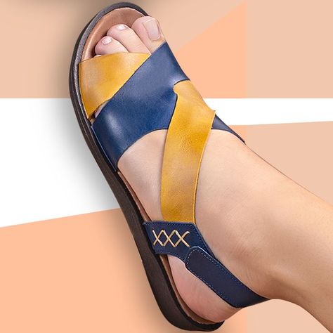 Art Costumes, Sandals For Ladies, Casual Shoes Women Sneakers, Women Slippers Fashion, Pretty Sandals, Summer Footwear, Fashion Shoes Sandals, Footwear For Women, Shoes Outfit Fashion