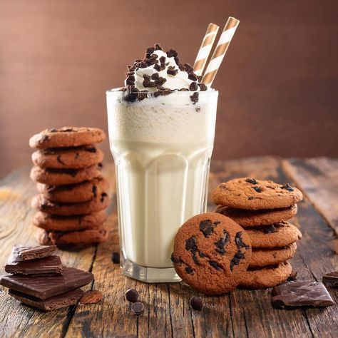 Cookies N Cream Milkshake Recipe – A Creamy Delight Cookies N Cream Milkshake, Snack Ideas Sweet, Milkshake Cookies, Beef Ramen Recipe, Cookies And Cream Milkshake, Cookies N Cream, Premium Ice Cream, Milkshake Recipe, Savory Treats