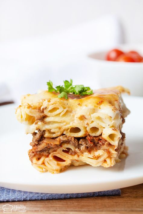 Macaroni Bechamel is layered with a well-seasoned beef mixture and topped with creamy bechamel sauce Macaroni Bechamel, Beef Sauce, Baked Pasta, Vegan Mac And Cheese, Bechamel Sauce, Minced Onion, Pasta Bake, Fresh Ginger, Oven Baked