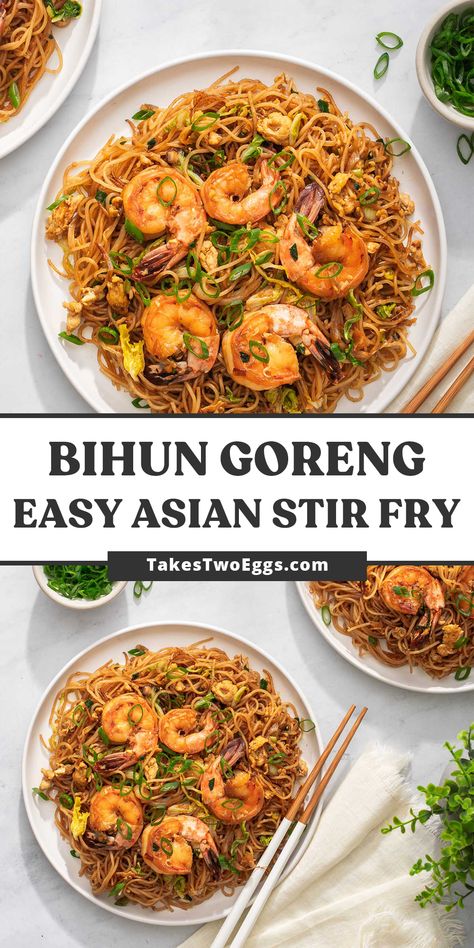 Easy under 30-minute bihun goreng is the answer for those busy weeknights! Made with shrimp, eggs, cabbage, bean sprouts, and a mouthwatering umami stir-fry sauce these rich and savory these stir-fried vermicelli noodles will be your next favorite stir-fried noodle recipe guaranteed! Eggs Cabbage, Vermicelli Stir Fry, Shrimp Noodle Stir Fry, Shrimp Eggs, Chinese Noodle Dishes, Bihun Goreng, Fried Noodles Recipe, Vermicelli Recipes, Fried Noodle