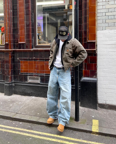 @shrfz_ brings the sunshine to the streets with our iconic Yellow Boots paired flawlessly with baggy jeans. ☀️

👉 Share your looks by tagging @timberland_eu to be featured on our feed!

#Timberland #YesTimberland Timberland Boots Baggy Jeans, Mens Timberlands Outfit, Timberland Boots Outfit Baggy Jeans, Guys Timberlands Outfit Boots, Vintage Men’s Fashion Aesthetic, Timberlands Boots Outfit Men, Men’s Outfit Style, 2025 Men’s Winter Fashion, Timb Boots Outfit Mens