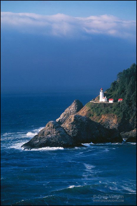 Heceta Head Lighthouse Oregon, Yaquina Head Lighthouse Oregon, Oregon Lighthouses, Oregon Roadtrip, Heceta Head Lighthouse, Florence Oregon, Dope Pics, California Roadtrip, Explore Oregon