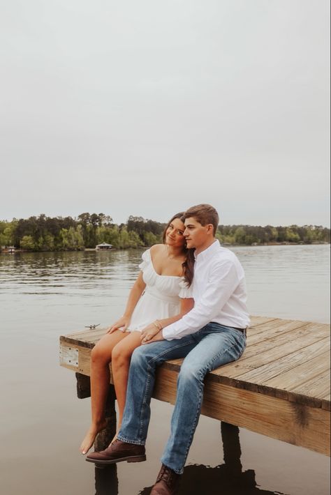 Shooting Photo Couple, Lake Photoshoot, Lake Dock, Lake Oconee, Couple Engagement Pictures, Christian Couples, Lake Front, Jon Boat, Lake Photos