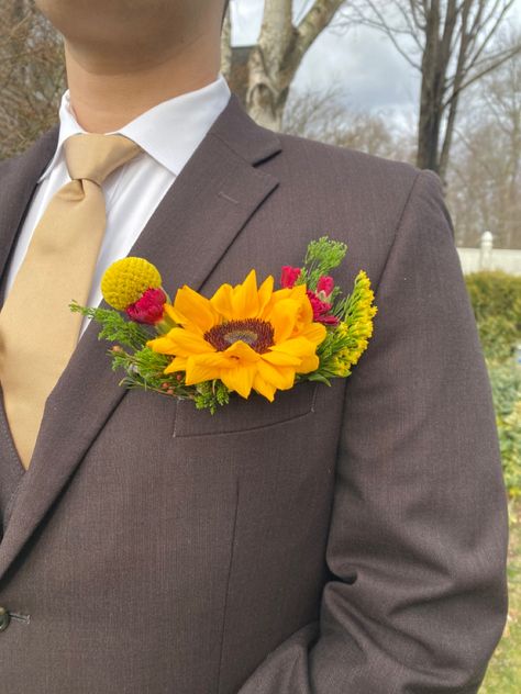 Sunflower boutonniere Sunflower Boutineer, Sunflower Boutonniere, Pocket Boutonniere, Mini Sunflowers, Wedding Florals, Boutonniere, Floral Wedding, Sunflower, Prom