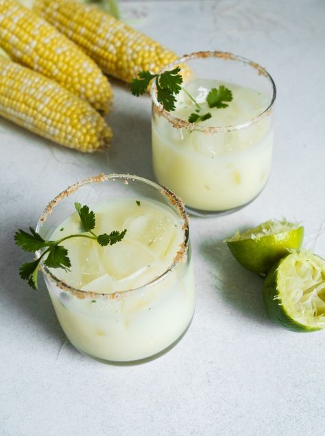 Maíz Tierno Margarita (Sweet Corn Margarita) Corn Cocktail, Chili Lime Seasoning, Healthy Cocktails, Refreshing Desserts, Tequila Sunrise, Cocktail Drinks Recipes, Appetizer Salads, Margarita Recipes, Adult Beverages