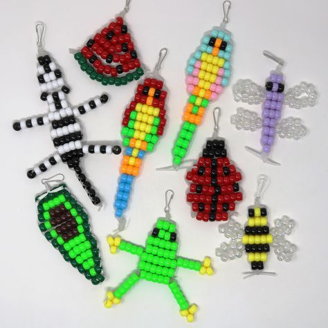 Cute Beaded Keychains, Pony Bead Keychains, Pony Bead Animals Patterns, Pony Bead Patterns Easy, Bead Animals Patterns Easy, Pony Bead Animals, Bead Lizard, Seed Bead Bracelets Tutorials, Bead Animals