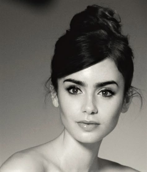 No Make Up Make Up Look, Foto Art, Lily Collins, Famous Women, Pretty Makeup, Aesthetic Hair, Pretty Face, Hair Looks, Hair Goals