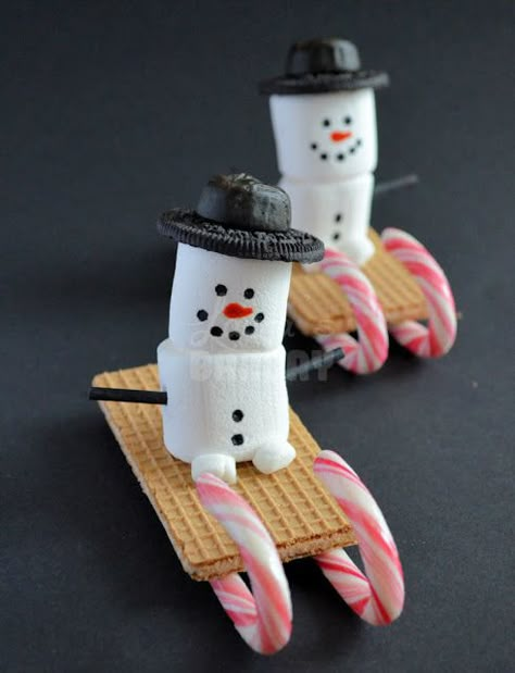 hello, Wonderful - IRRESISTIBLY CUTE SNOWMAN TREATS FOR KIDS Joululahjat Diy, Snowman Treats, Orange Food, Marshmallow Snowman, Orange Food Coloring, Gingerbread House Ideas, Cupcakes Decorados, Christmas Gingerbread House, Xmas Food