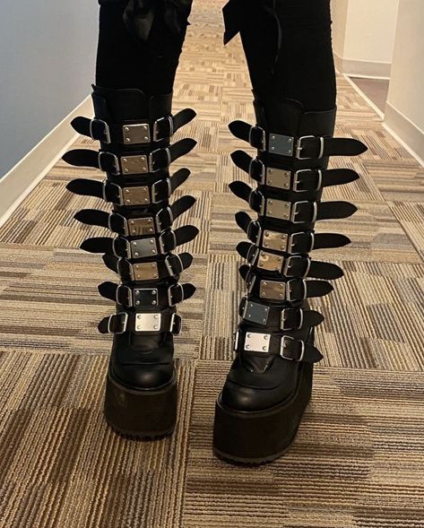 #demoniashoes #demonia #platformhighheels #boots #shoes #egirl #grunge #emo #goth #aesthetic Egirl Boots, Demonia Boots Aesthetic, Black Demonia Boots, Egirl Shoes, Emo Goth Aesthetic, Emo Shoes, Emo Boots, Goth Grunge Outfits, Howleen Wolf