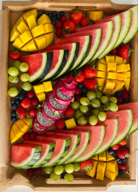 Fruit Platter Designs, Amazing Food Decoration, Watermelon Party, Party Food Platters, Charcuterie And Cheese Board, Fruit Photography, Watermelon Fruit, Fruit Salad Recipes, Brunch Menu