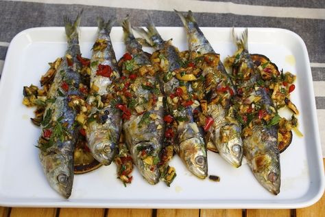 Grilled Fresh Sardines Sardines Recipe, Fish Dishes Recipes, Charred Lemon, Grilled Sardines, Paleo Fish Recipes, Paleo Fish, Healthy Grilled, Sardine Recipes, Food Myths