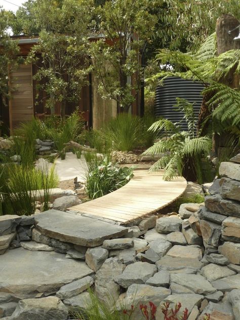 Phillip Johnson, Sustainable Garden Design, Rock Garden Ideas, Australian Garden Design, Bush Garden, Australian Native Garden, Rock Garden Plants, Rock Garden Design, Areas Verdes