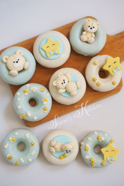 Teddy bear donuts by @serenesskitchen Donut Decorating Ideas, Fancy Donuts, Donuts Gourmet, Donuts Donuts, Donut Decorations, Teddy Bear Cakes, Cute Donuts, Airbrush App, Cute Baking