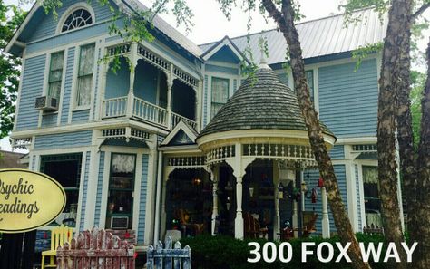 300 Fox Way, Old House Decorating, Straight On Till Morning, Old House Exterior, The Raven Cycle, Blue Sargent, Raven King, Maggie Stiefvater, Raven Cycle