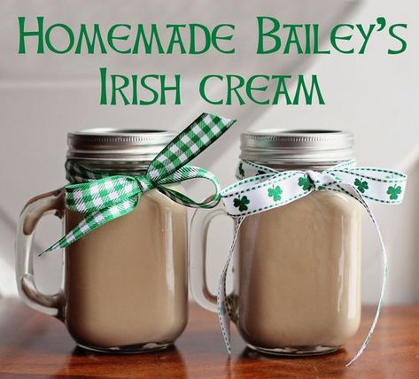 Baileys Recipes Drinks, Homemade Baileys Irish Cream, Homemade Baileys, To Go Coffee, Healthy Juicer Recipes, Baileys Recipes, To Go Coffee Cups, Hello March, Juicer Recipes