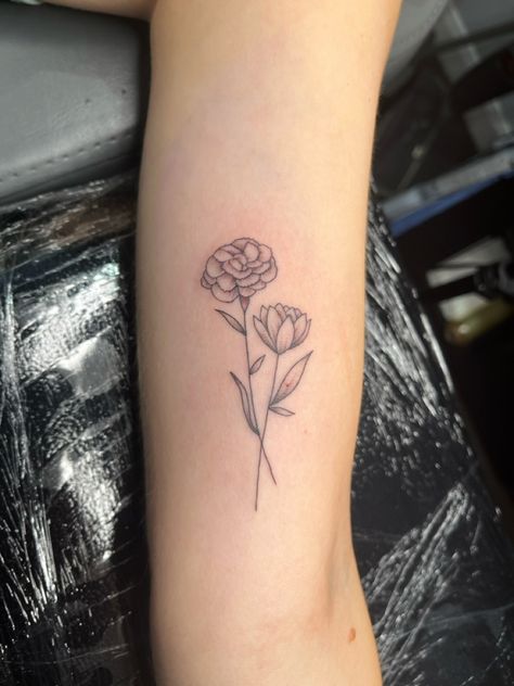 Carnation and water lily tattoo #tattoo #tattooideas #flowertattoo #finelinetattoo Carnation And Water Lily Tattoo, Water Lily Tattoo, Simple Tattoo With Meaning, Water Lily Tattoos, Carnation Tattoo, Lily Flower Tattoos, Special Tattoos, Birth Flower Tattoos, Lily Tattoo