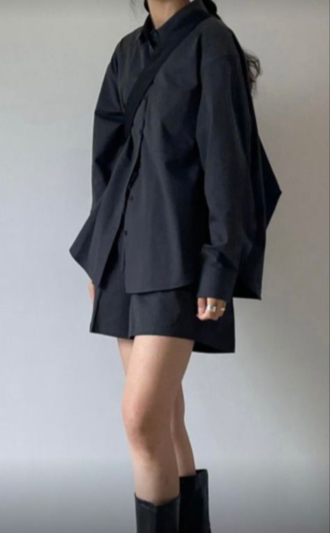 Utilitarian Fashion Woman, Minimal Alternative Style, Structured Casual Style, Statement Collar Blouse, Japanese Street Fashion Summer, Concert Performance Outfits, Midi Boots, Boots Outfit Ideas, Trouser Shorts