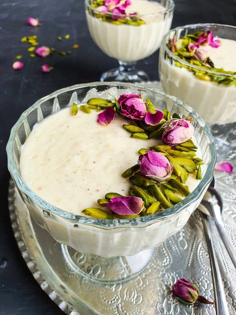 Mahalabia Recipe, Thandai Recipes, Middle Eastern Desserts, Raw Pumpkin Seeds, Rose Recipes, Arabic Sweets, Blanched Almonds, What To Cook, Yummy Food Dessert