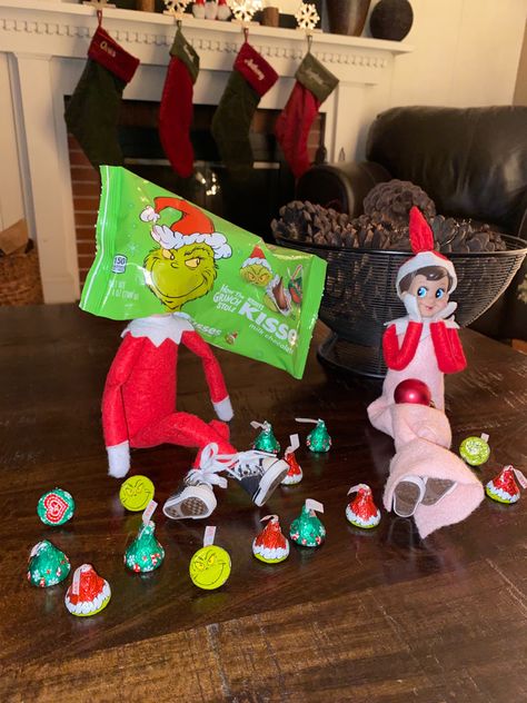 Elf On The Shelf Grinch Kisses, Grinch With Elf On The Shelf, The Grinch Elf On The Shelf, Elf And The Grinch, Elf On The Shelf With The Grinch, Grinch And Elf On The Shelf, Elf On The Shelf Grinch Ideas, Grinch Kisses, Grinch Elf On The Shelf Ideas