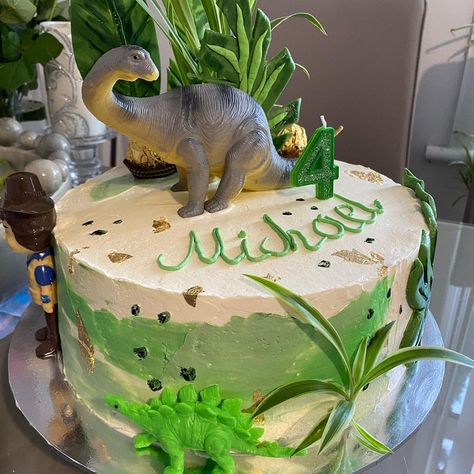 Alutka’s Cakes (@alutkascakes) posted on Instagram: “Birthday cake for Michael big fan of Andy’s Dinosaur 🦕 Adventure . Happy 4th Birthday 🎂 Michael #andysdinosauradventurescake…” • Sep 26, 2021 at 7:10pm UTC Dino Cake, Video Games Birthday Party, Dinosaur Birthday Cakes, Happy Birthday Friends, Happy 4th Birthday, Happy Birthday Son, Video Games Birthday, Dinosaur Cake, Funfetti Cake