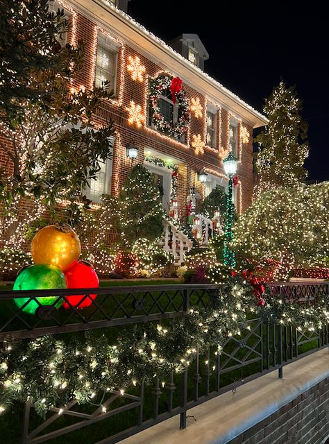 Christmas City Lights, Brooklyn Christmas, Dyker Heights, Christmas Nyc, Christmas City, York Christmas, Aesthetic Nyc, Christmas Dreaming, Nyc Christmas