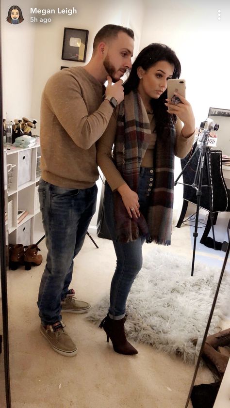 Thanksgiving Couple Outfits, Matchy Outfit Couple, Couple Winter Outfits, Vegas Outfit Ideas Winter, Couple Date Night Outfits, Matching Clothes Couple, Fall Dinner Outfit, Couples Matching Outfits Swag, Couple Outfits Matching