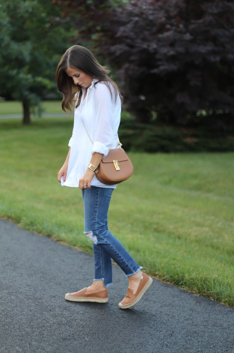 A White Tunic + Leather Espadrilles Tan Espadrilles Outfit, Flat Espadrilles Outfit, Northeast Girl, Espadrilles Outfit, Tan Espadrilles, Brown Espadrilles, Everyday Sandals, Summer Tunic, Espadrille Flats