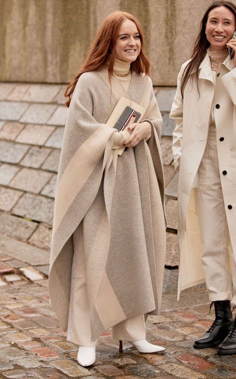 Poncho Outfit, Modest Dresses Casual, Looks Street Style, Secret Ingredient, Abayas Fashion, Knit Midi Dress, Fall Shopping, Cool Sweaters, Modest Dresses