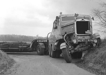 It appears to be a roadtest of a new Crane low loader with one of Sunter Bros Scammells. The truck is trying to turn into a narrow lane near Norwich (see the road sign on Expando-Vision--j Big Tractors, Old Lorries, Truck Transport, Old Truck, Army Truck, Big Rig Trucks, 4x4 Trucks, A Truck, Tractor Trailers