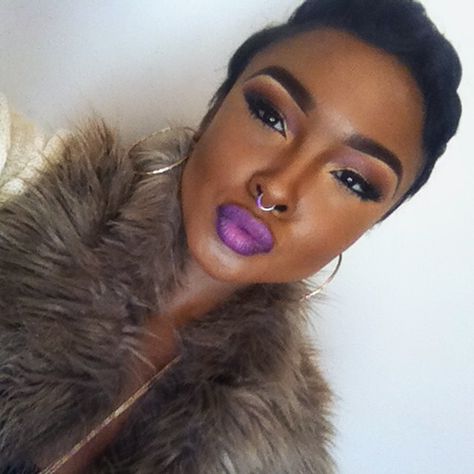 XOXO purple lips Purple Lipstick Black Women, Berry Lip Makeup Look, Berry Lip Makeup, Lipstick Black Women, Purple Lipstick Makeup, Violet Makeup, Best Lipstick Color, Makeup Black Women, Colors For Dark Skin