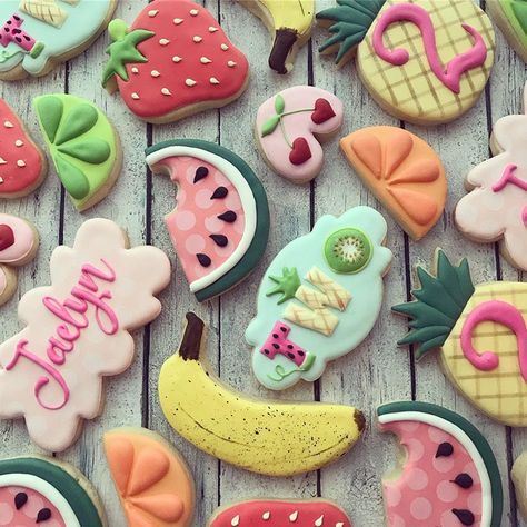 TWOtti frutti 🍉🍌🍊🍒🍍 . . . . . #twottifrutti #twottifruitybirthdayparty #twottifrutticookies #fruitcookies #summercookies #summer… Twotti Fruity Party, Fruity Party, Twotti Fruity, Tutti Frutti Birthday Party, Fruity Cookies, Tutti Frutti Party, Party Outside, Ocean Cakes, Icing Techniques