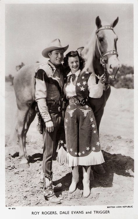 Lion Movie, Vintage Celebrities, Traders Lifestyle, Dale Evans, Vintage Western Wear, Roy Rogers, Happy Trails, Photo Postcard, Large Picture Frames